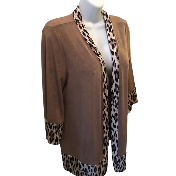 Chico’s Travelers Slinky Classic Knit Animal Print Border Cardigan Jacket S - Picture 3 of 8
